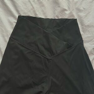 🖤 cross front flare leggings